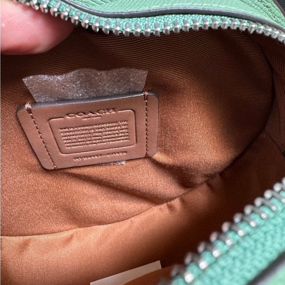 Coach Green Apple Shaped Crossbody leather CR250 NWT - Picture 8 of 11